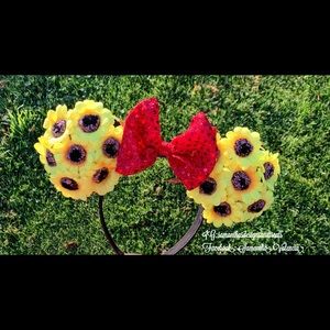 DIY Sunflower Minnie Mouse Ears